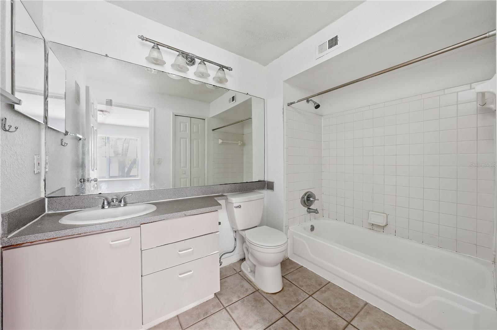 Image 18 of 28 For 8939 Latrec Ave  1205