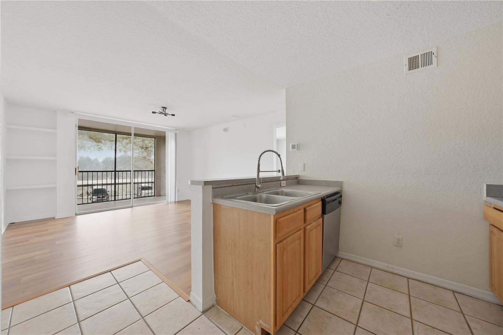 Image 9 of 28 For 8939 Latrec Ave  1205