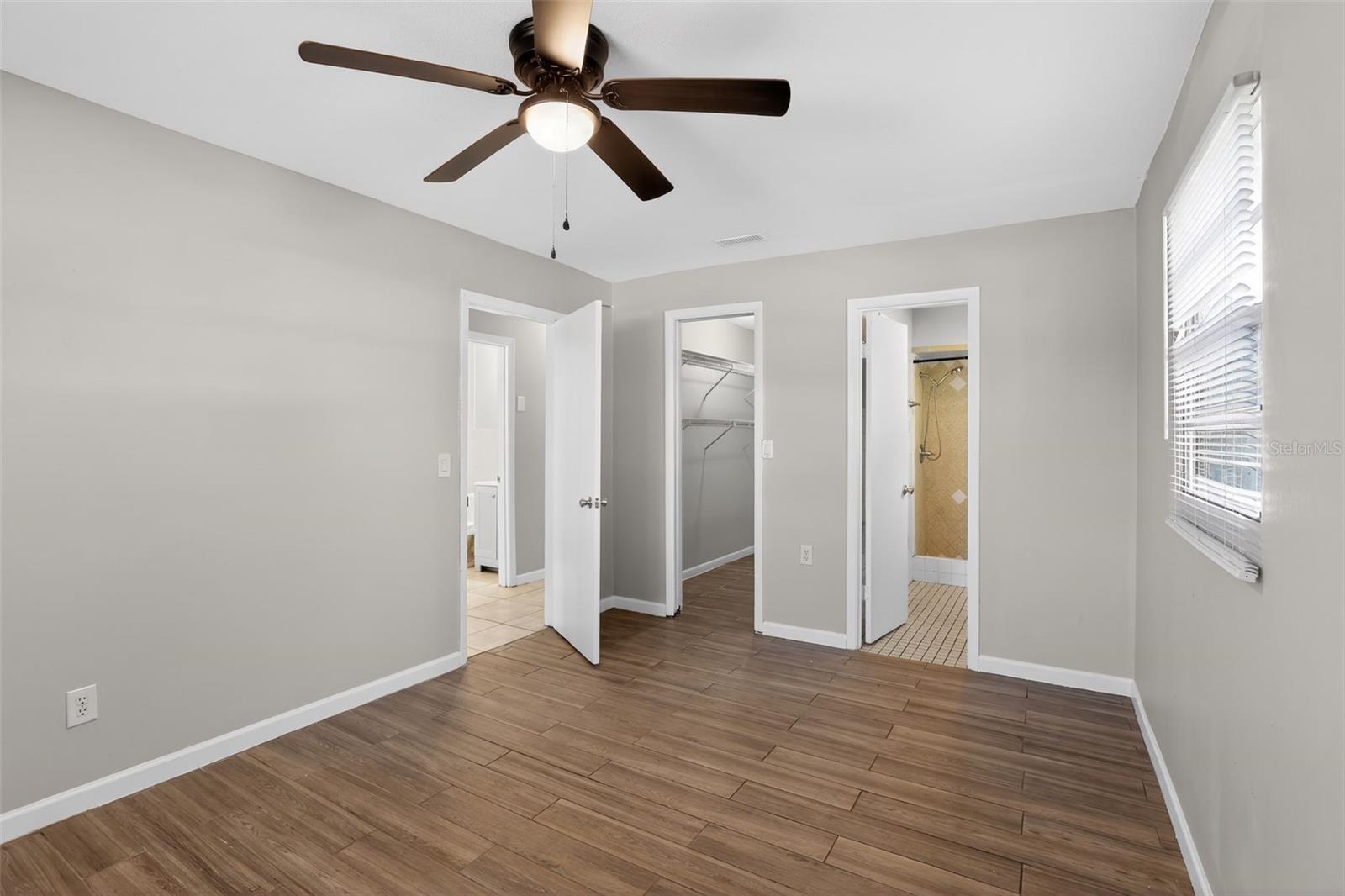 Image 13 of 28 For 724 Oaklando Drive