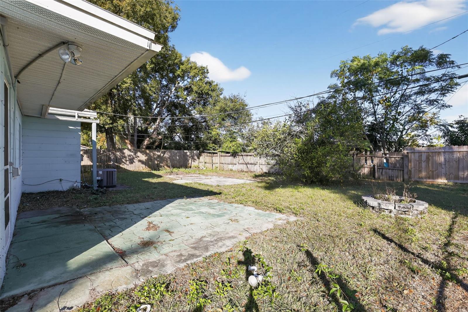 Image 24 of 28 For 724 Oaklando Drive