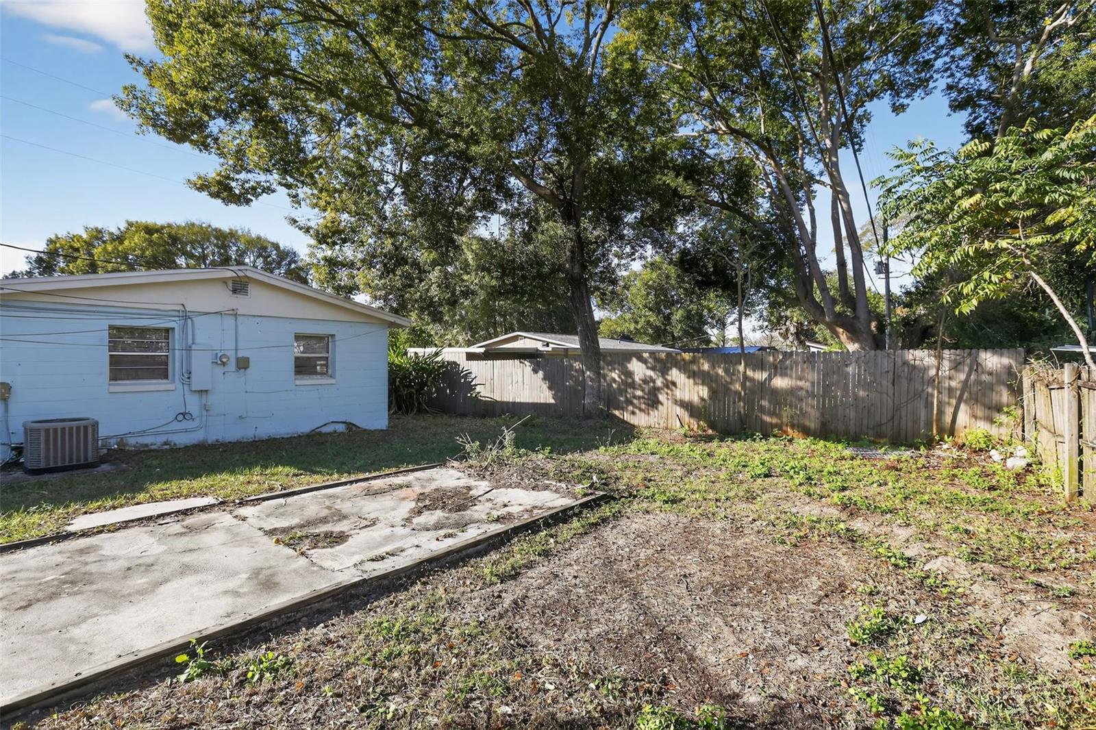 Image 28 of 28 For 724 Oaklando Drive