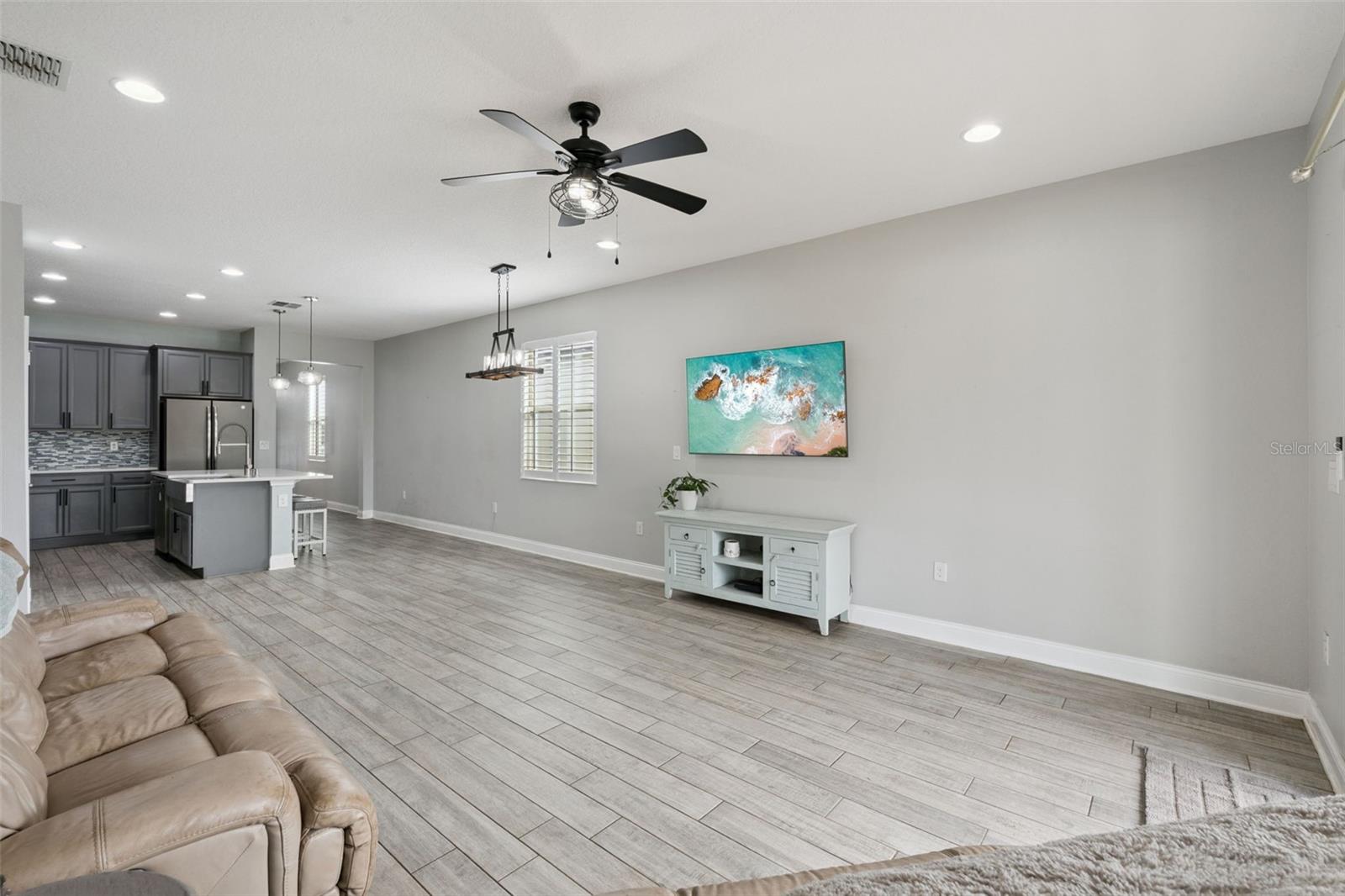 Image 11 of 38 For 163 Blue Flax Point