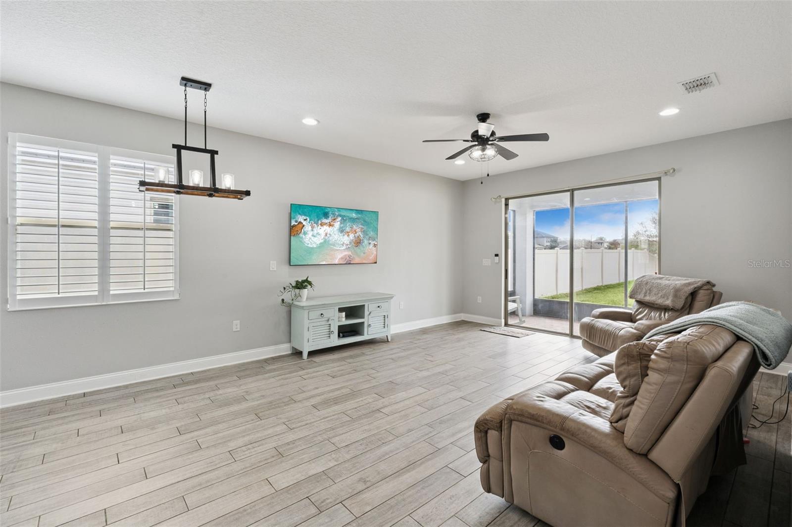 Image 14 of 38 For 163 Blue Flax Point