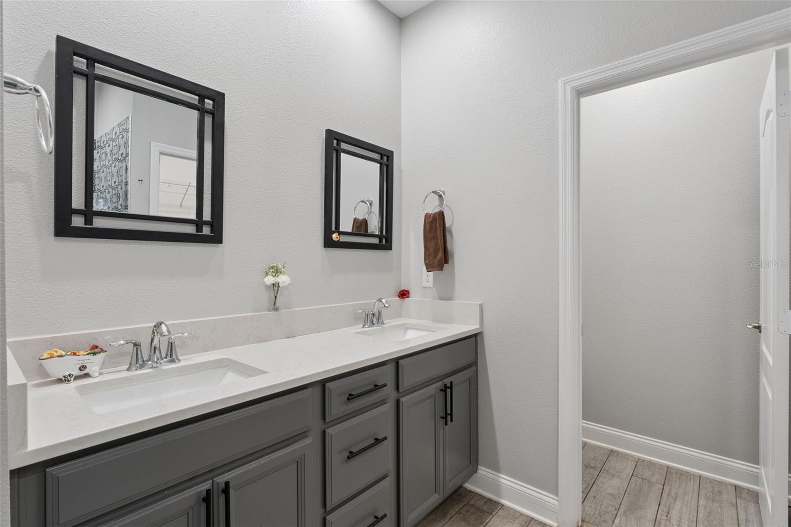 Image 21 of 38 For 163 Blue Flax Point