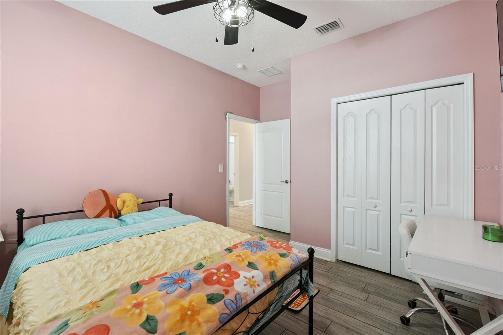 Image 23 of 38 For 163 Blue Flax Point