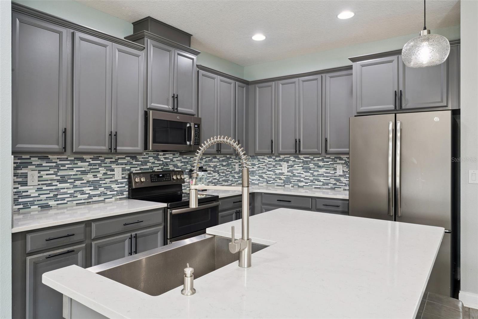 Image 7 of 38 For 163 Blue Flax Point