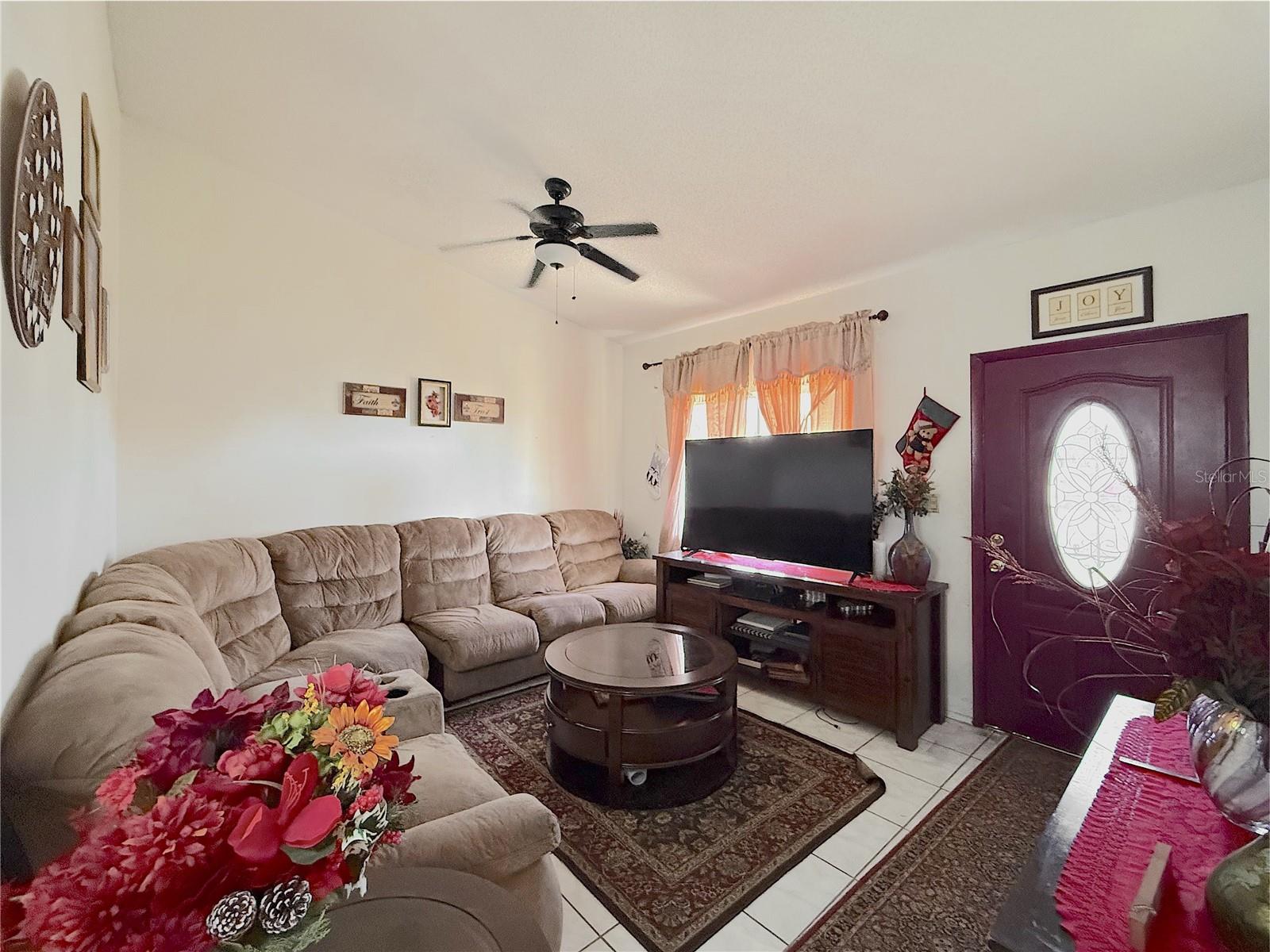 Image 5 of 18 For 332 Summerset Drive