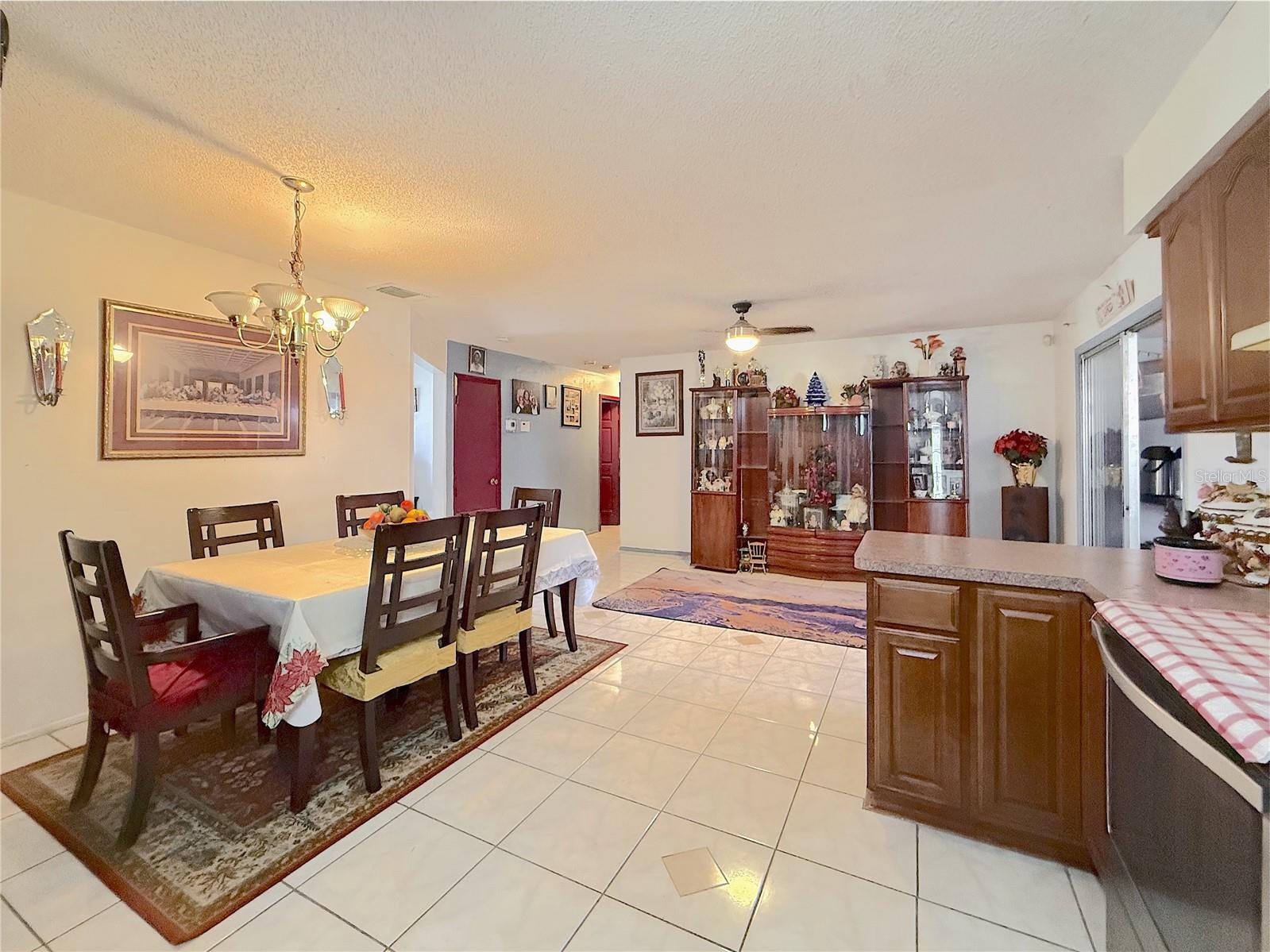 Image 8 of 18 For 332 Summerset Drive