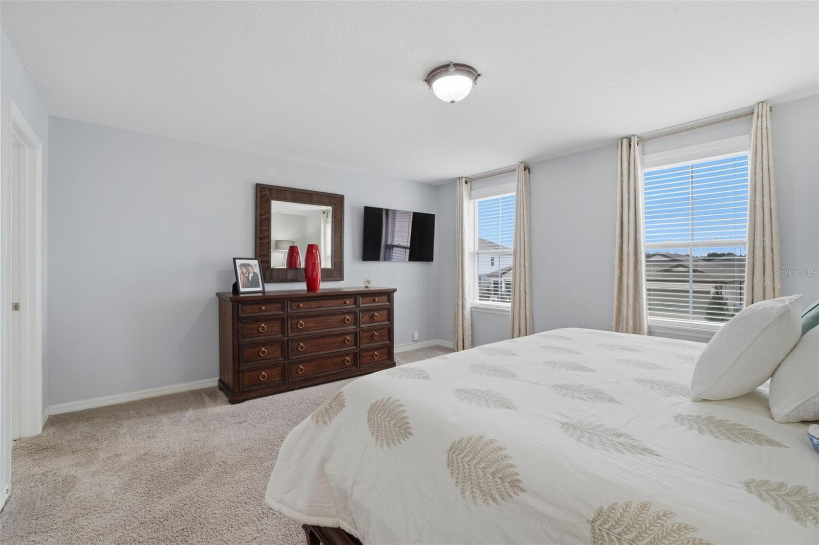 Image 18 of 42 For 720 Split Hoof Drive