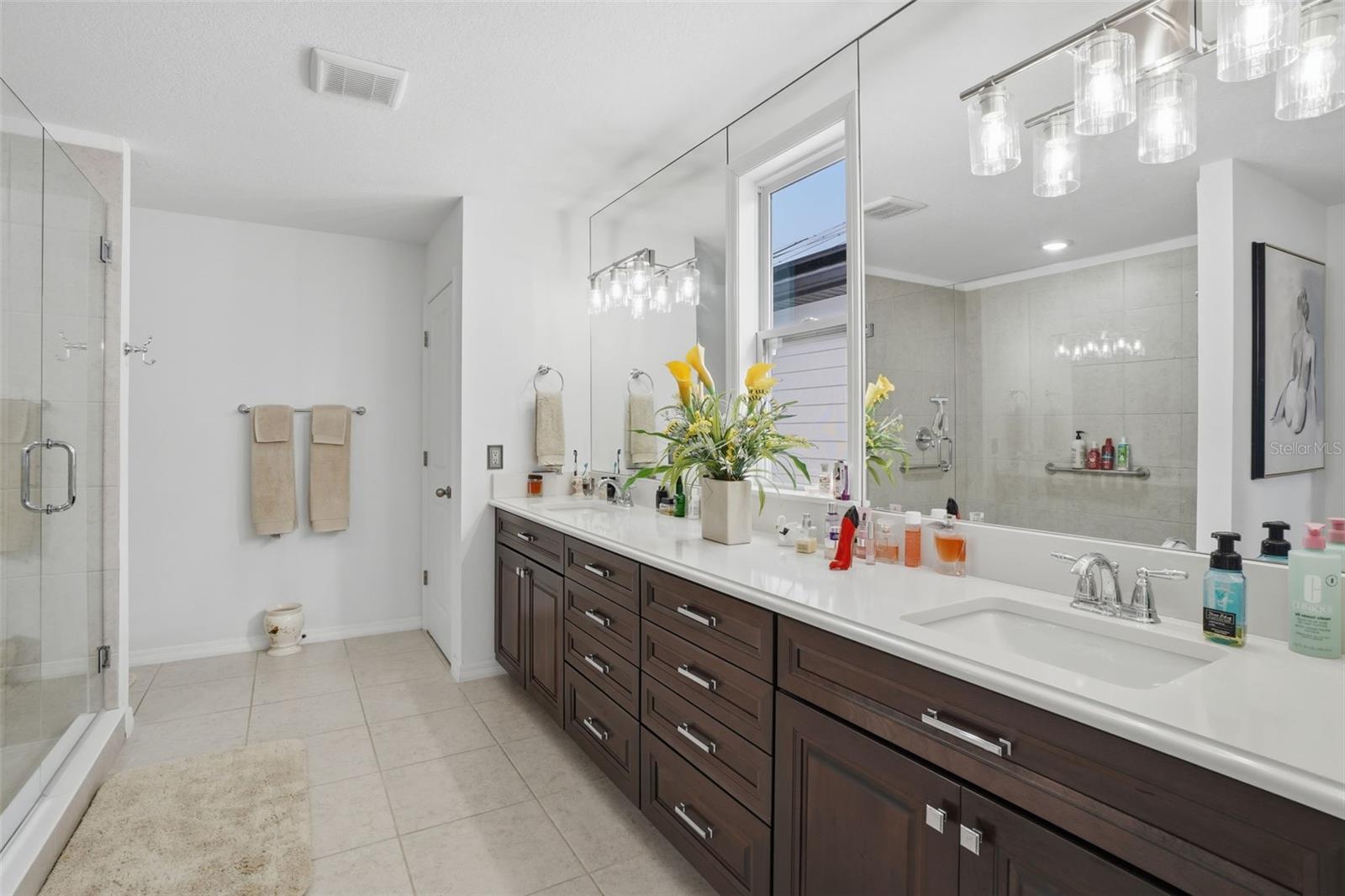 Image 20 of 42 For 720 Split Hoof Drive