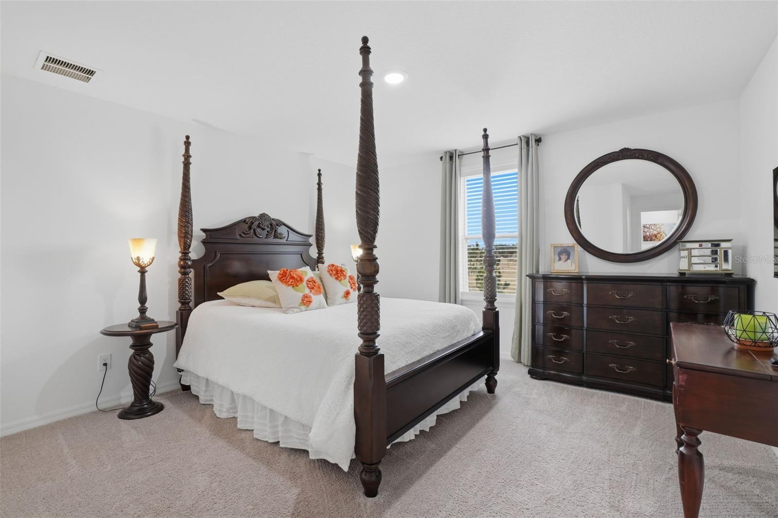 Image 22 of 42 For 720 Split Hoof Drive