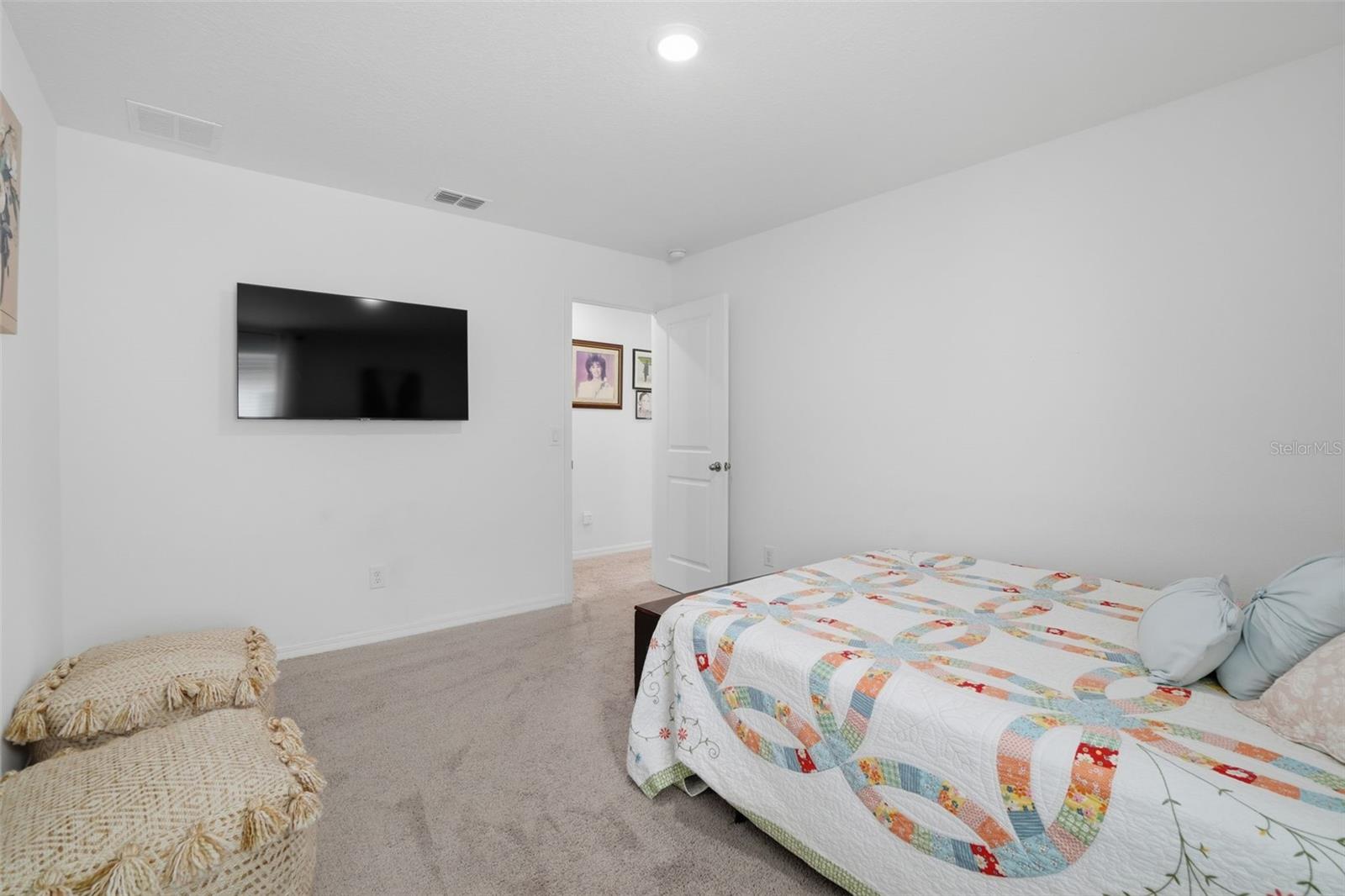 Image 29 of 42 For 720 Split Hoof Drive