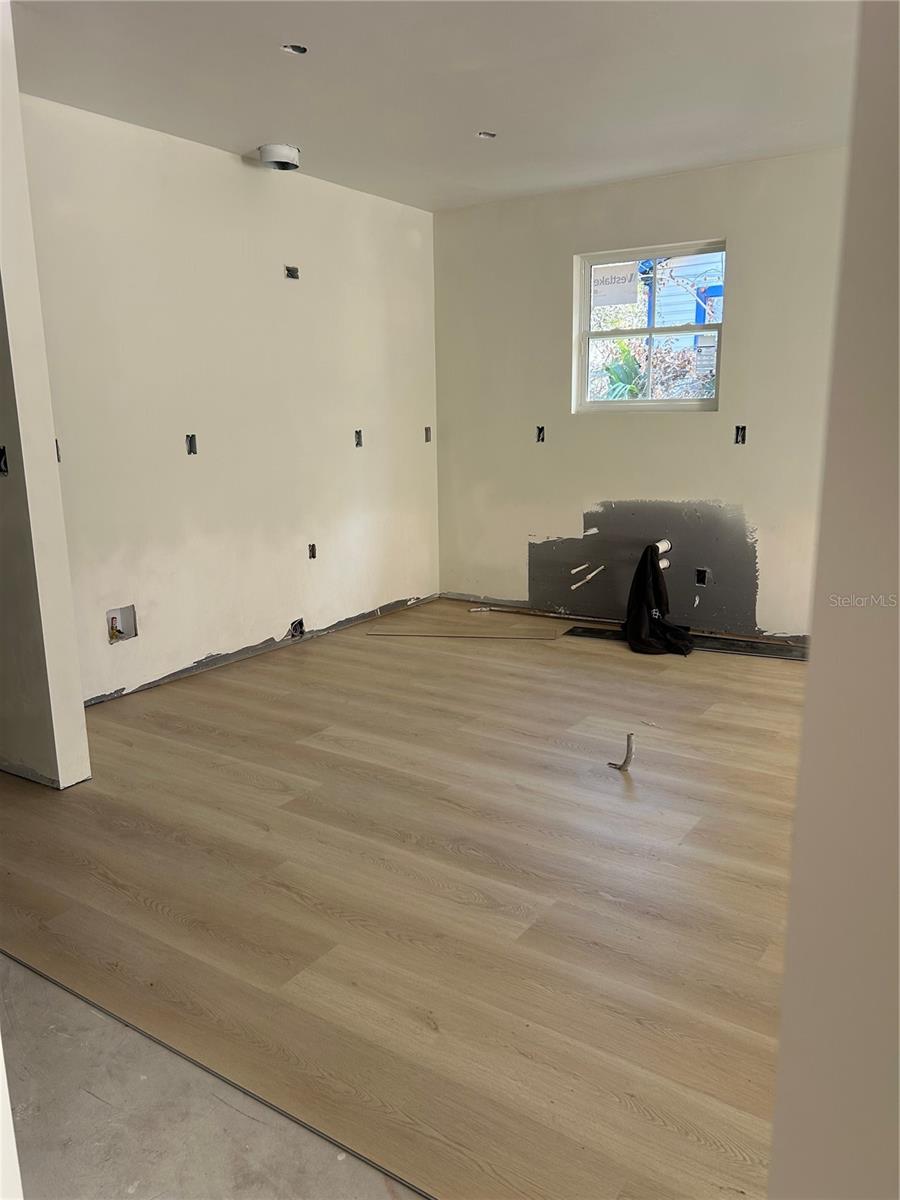 Image 4 of 10 For 2447 10th Avenue