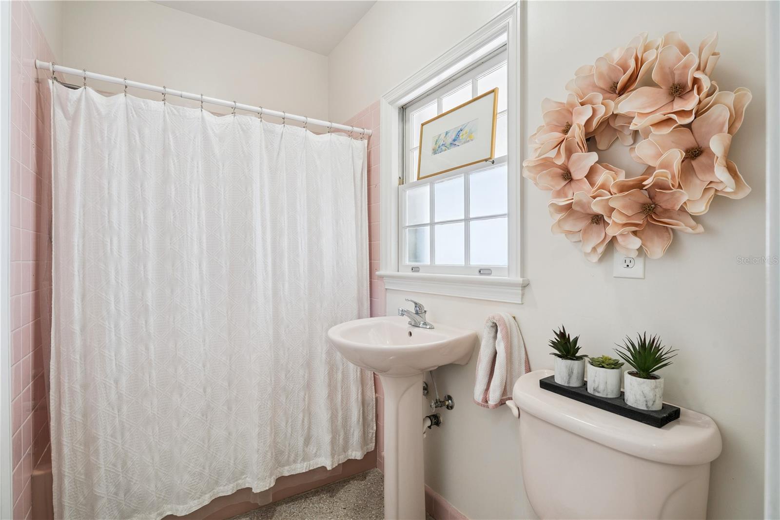 Image 30 of 48 For 941 Powhatan Drive