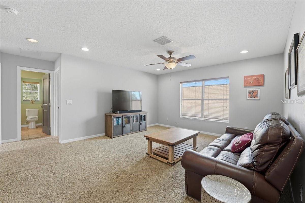 Image 21 of 43 For 13871 Earpod Drive