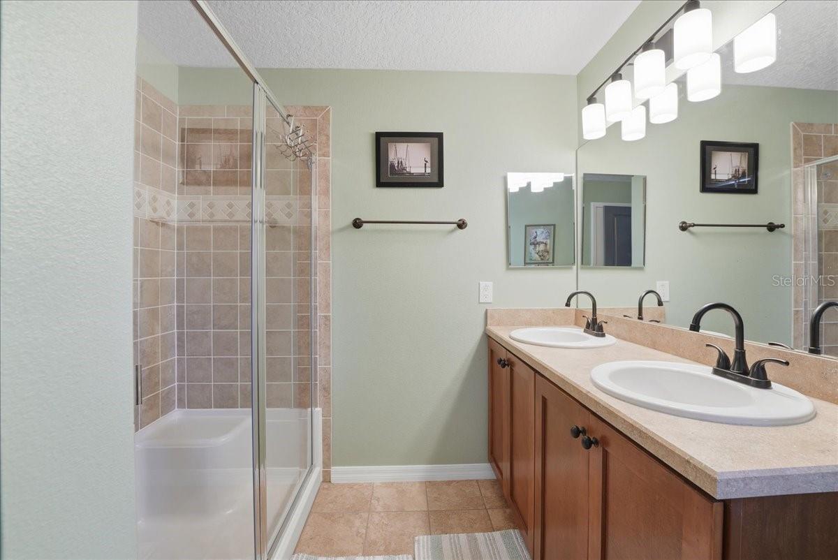 Image 28 of 43 For 13871 Earpod Drive