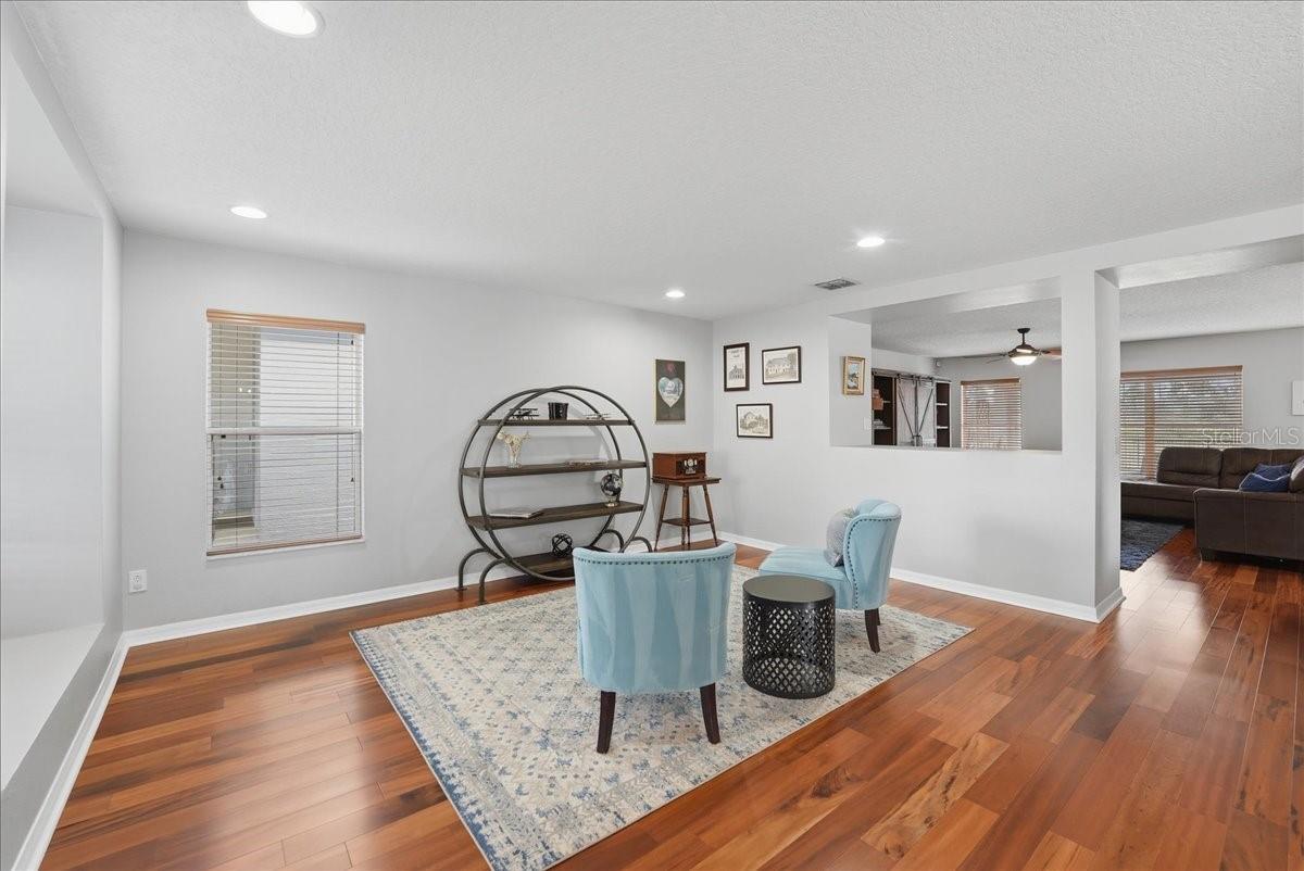 Image 5 of 43 For 13871 Earpod Drive