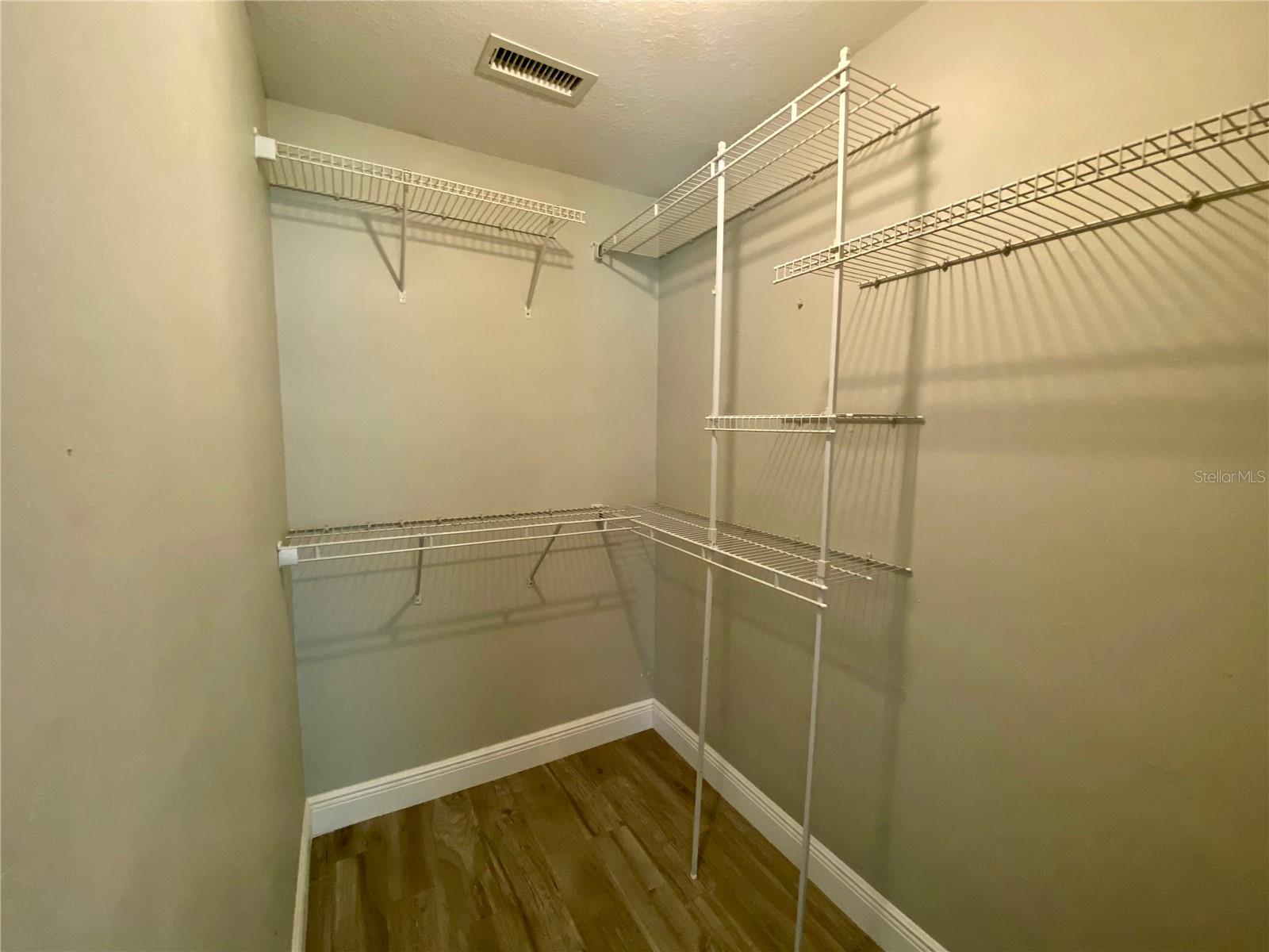 Image 9 of 16 For 1018 Spring Landing Drive