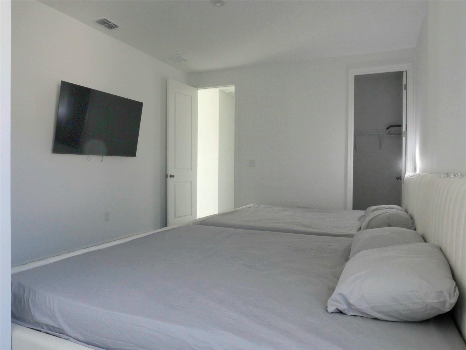 Image 7 of 15 For 10329 Peebles St