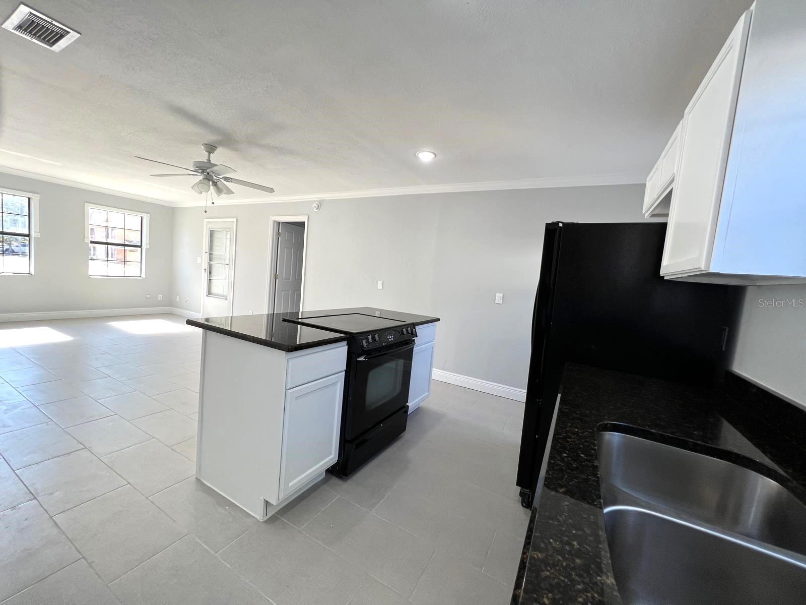 Image 10 of 26 For 453 Hemlock Street