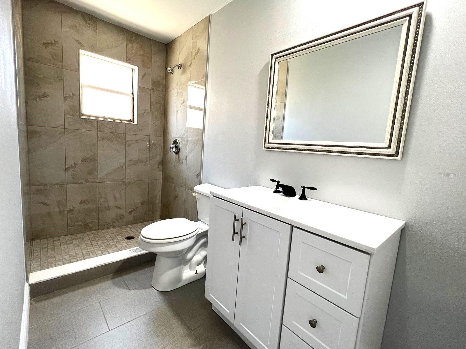 Image 14 of 26 For 453 Hemlock Street