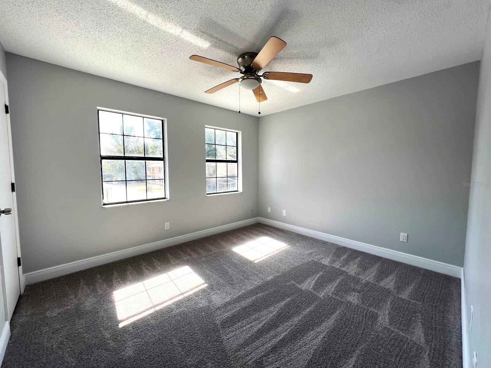 Image 25 of 26 For 453 Hemlock Street