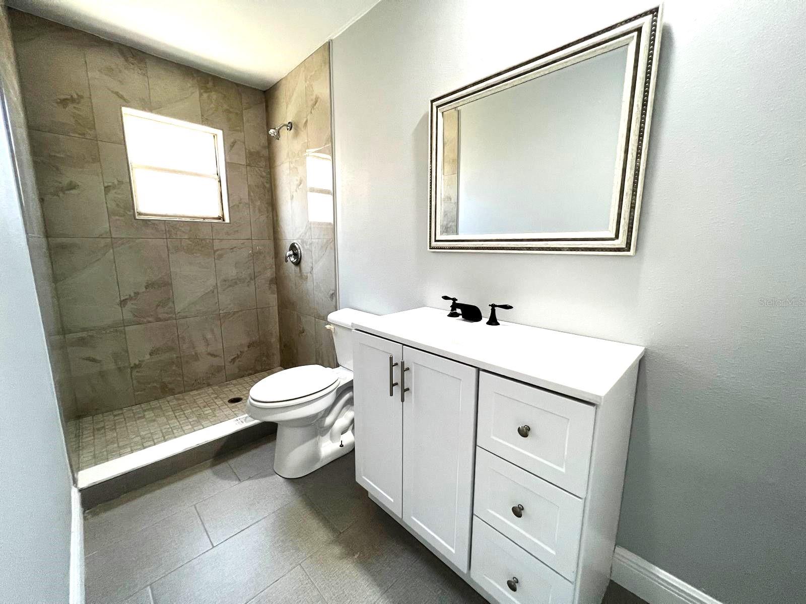 Image 3 of 26 For 453 Hemlock Street