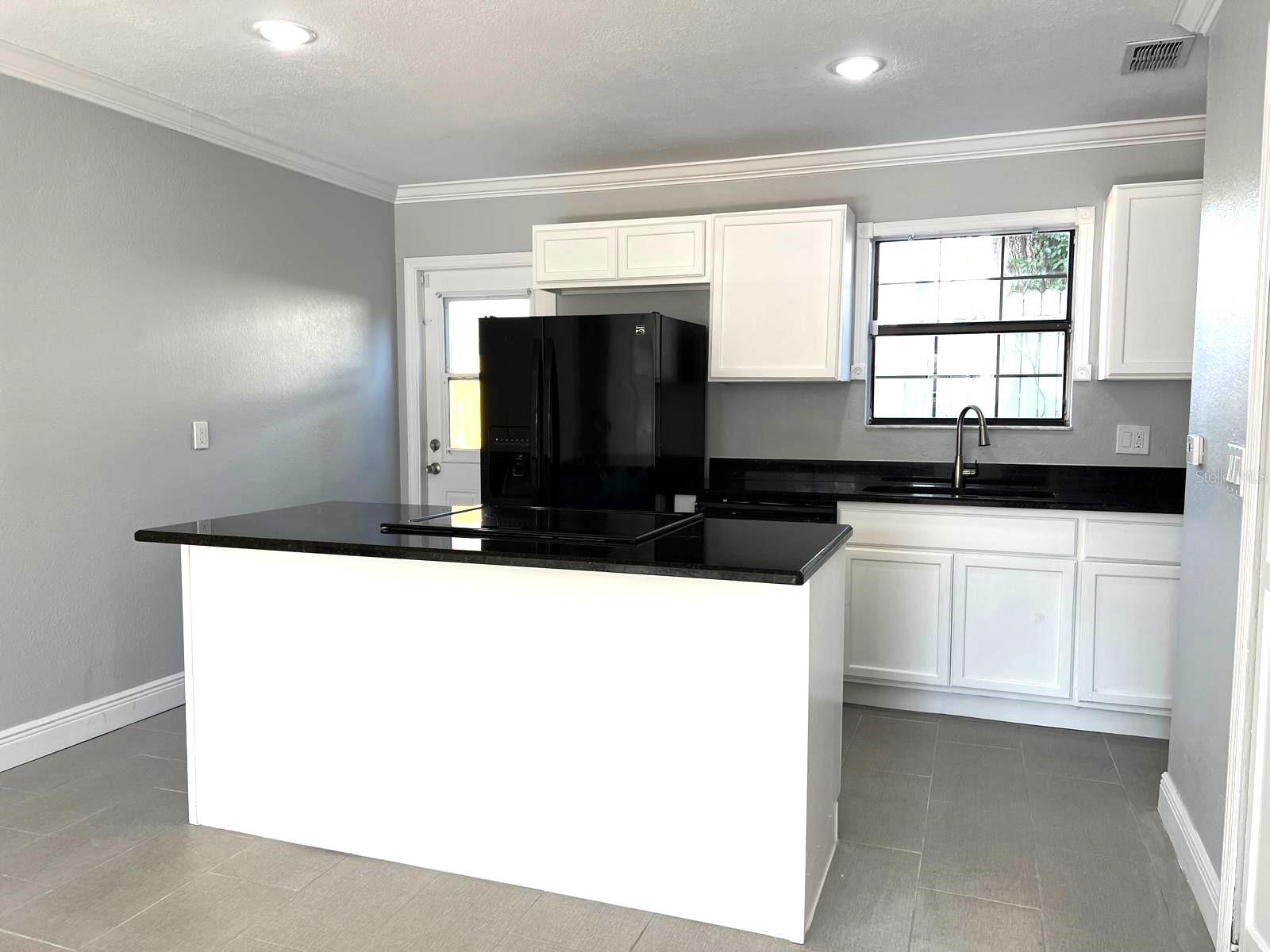 Image 8 of 26 For 453 Hemlock Street