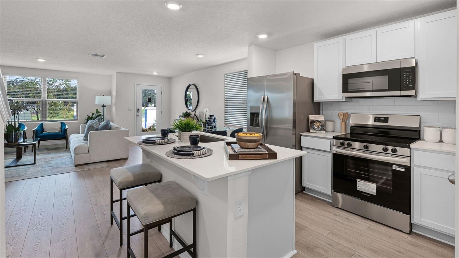 Listing photo id 0 for 4391 Hazel Street