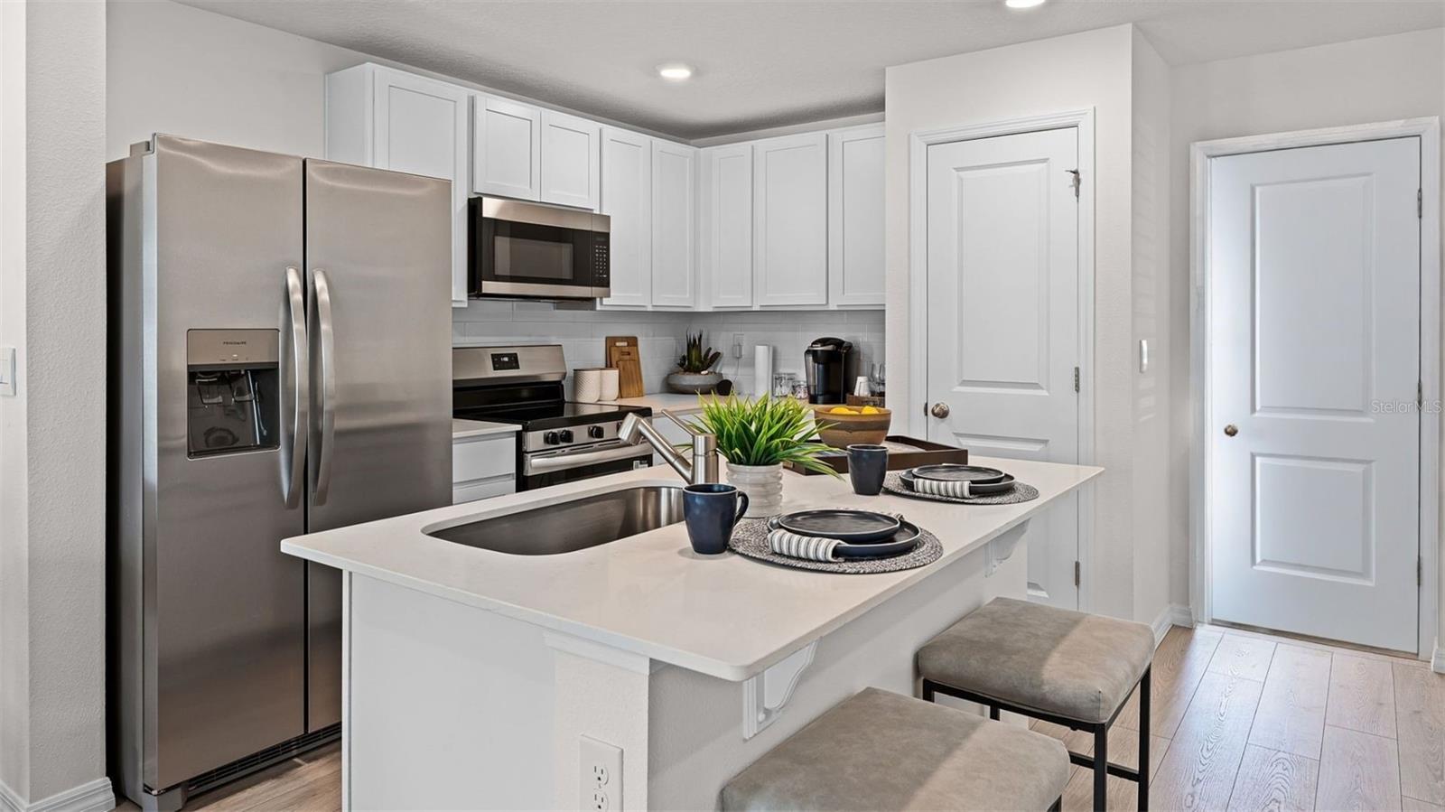 Listing photo id 1 for 4391 Hazel Street