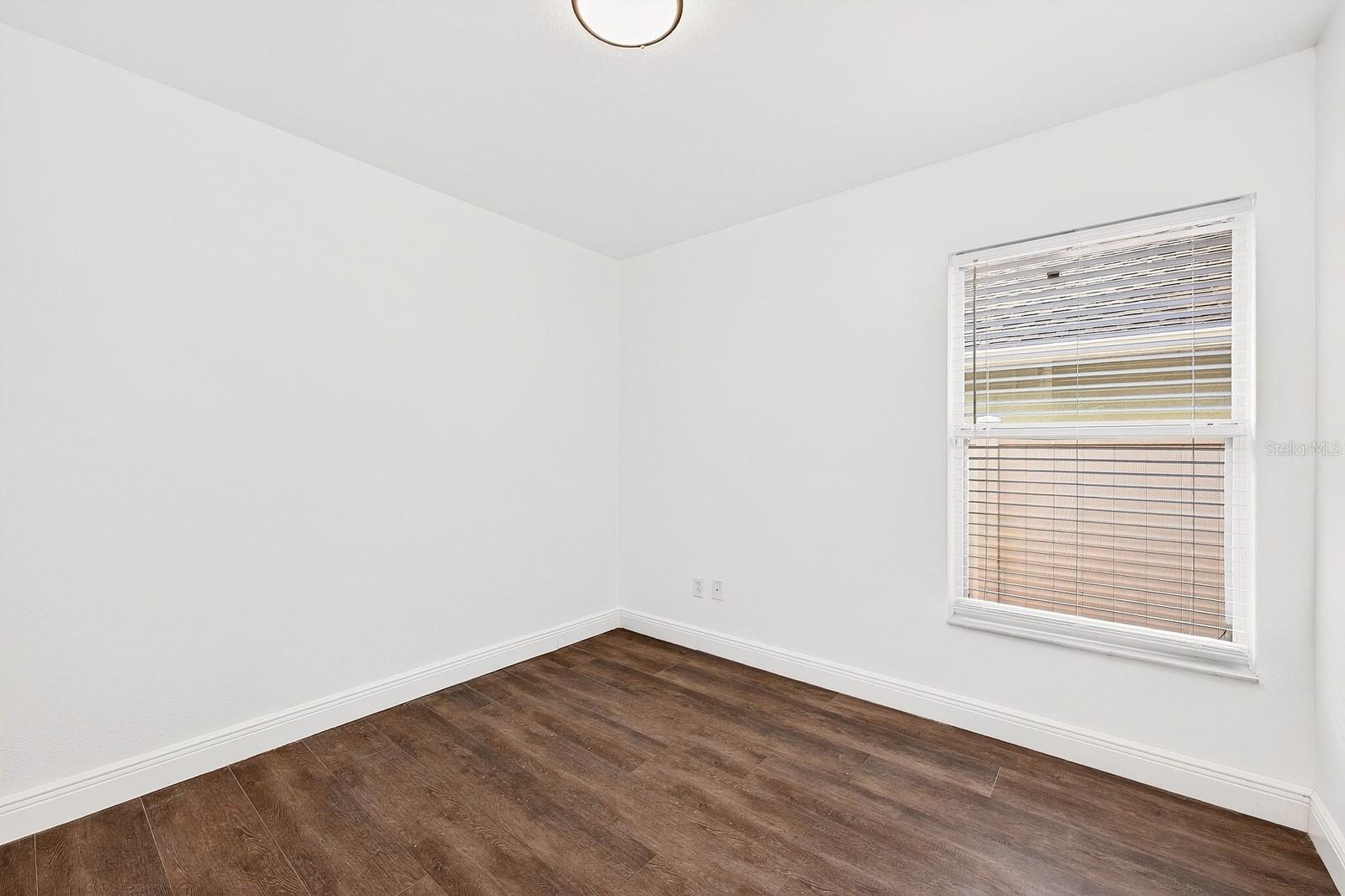 Image 19 of 41 For 15821 Bay Vista Drive