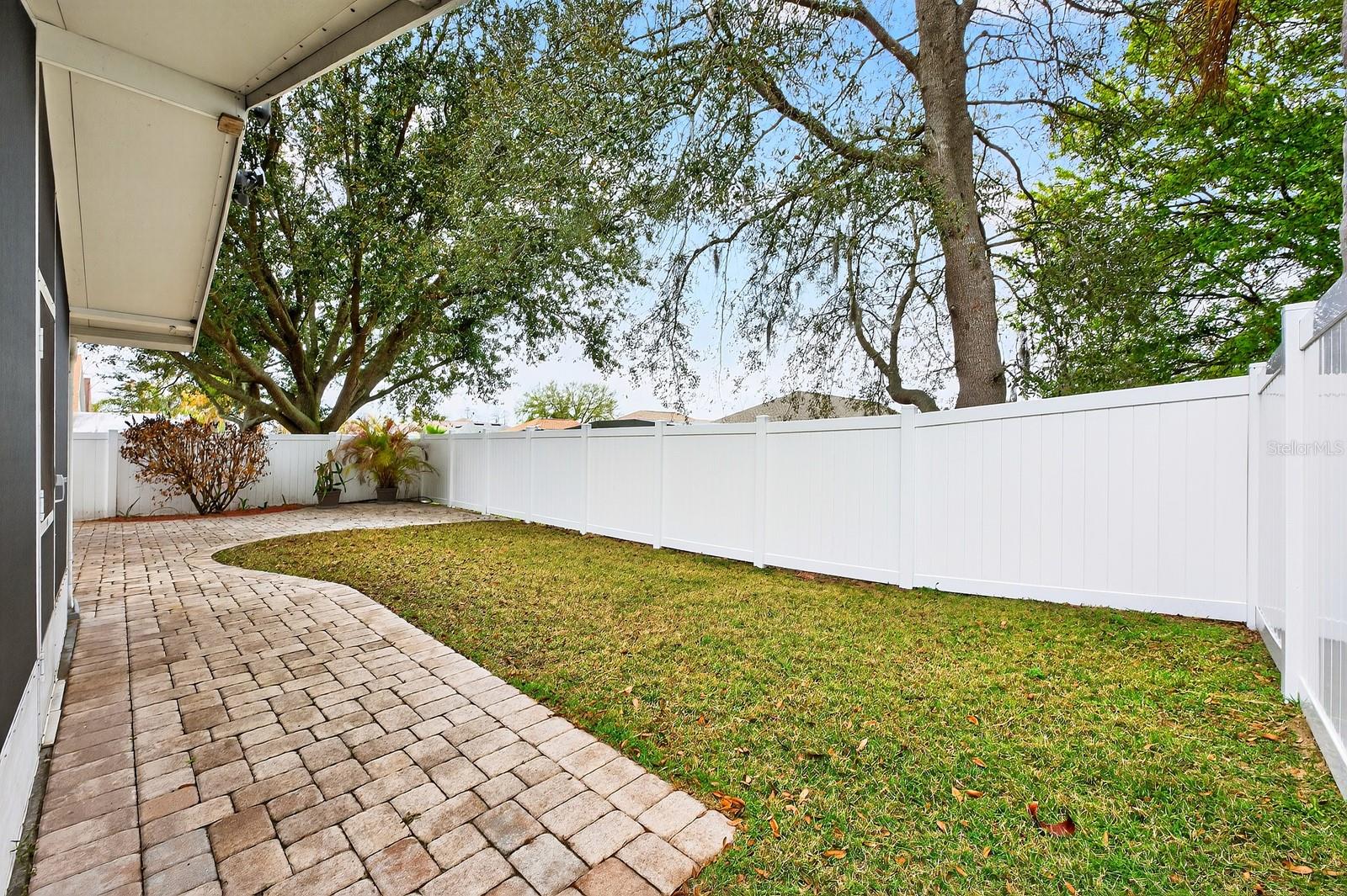 Image 22 of 41 For 15821 Bay Vista Drive