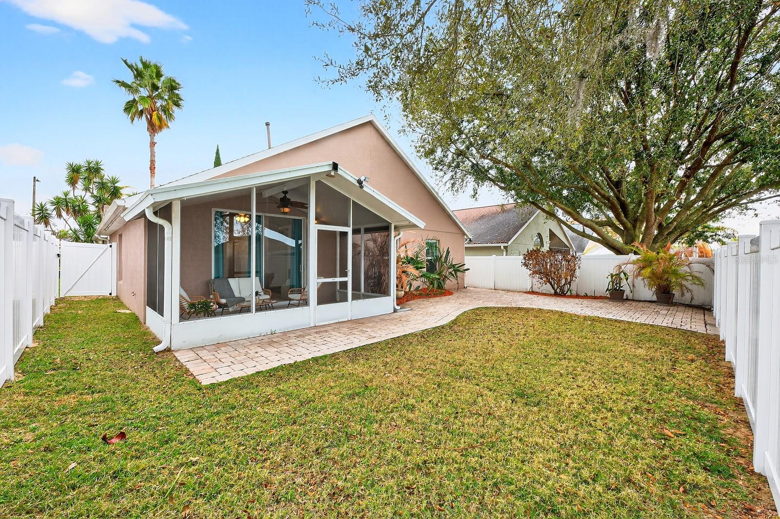 Image 23 of 41 For 15821 Bay Vista Drive