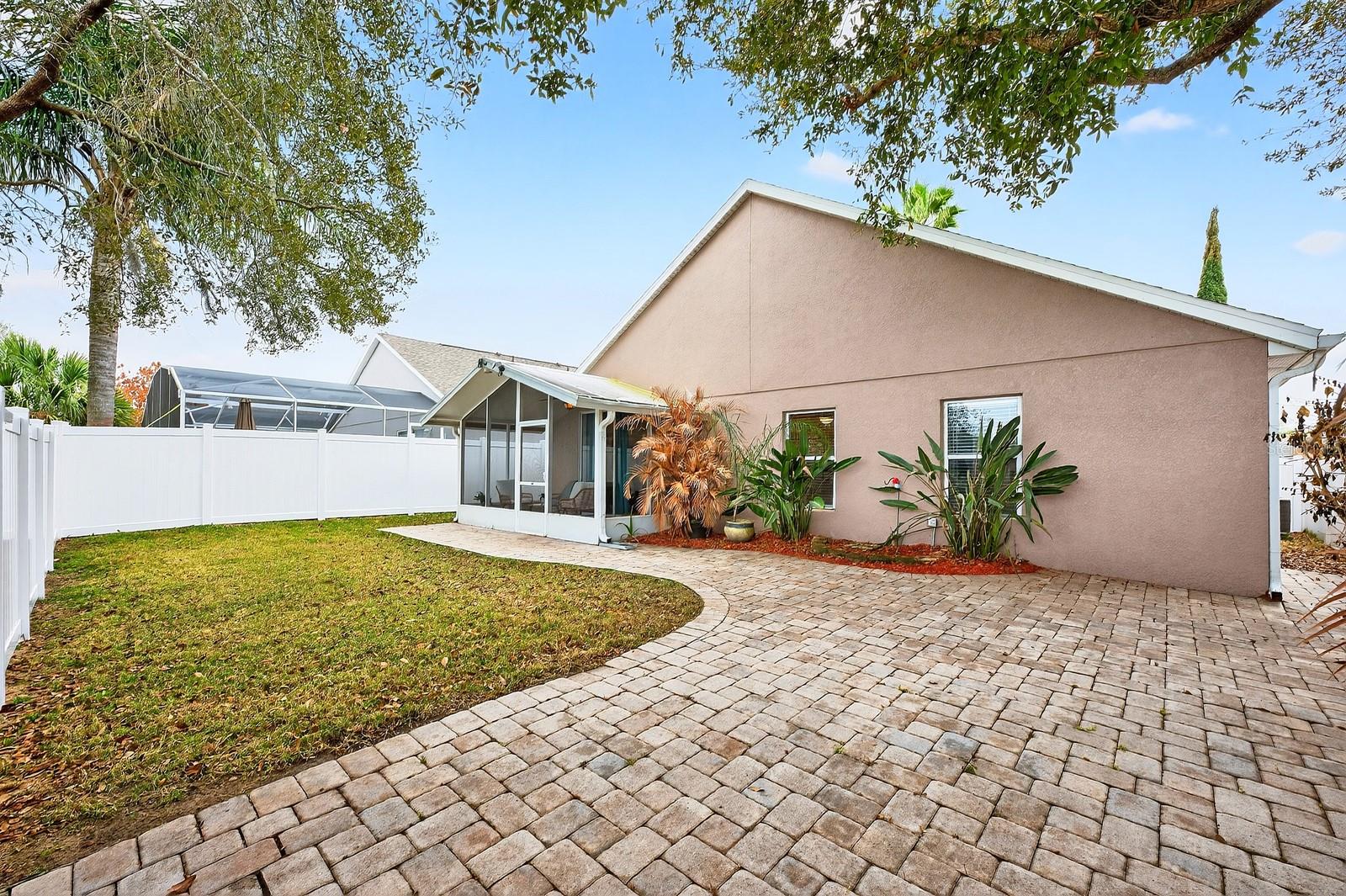 Image 24 of 41 For 15821 Bay Vista Drive