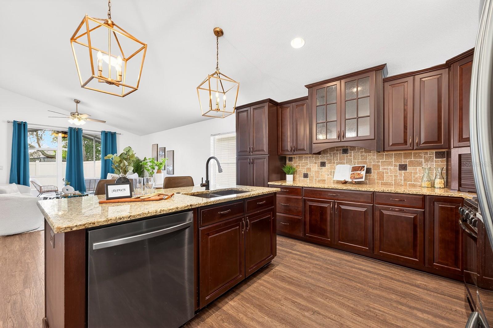 Image 7 of 41 For 15821 Bay Vista Drive