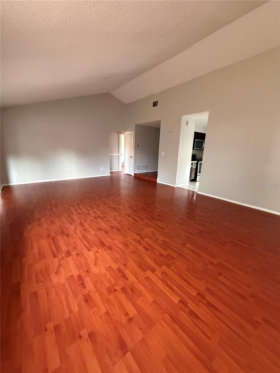 Image 3 of 36 For 820 Sutter Loop