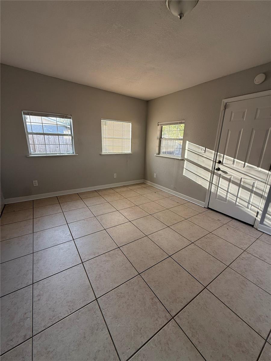 Image 7 of 36 For 820 Sutter Loop