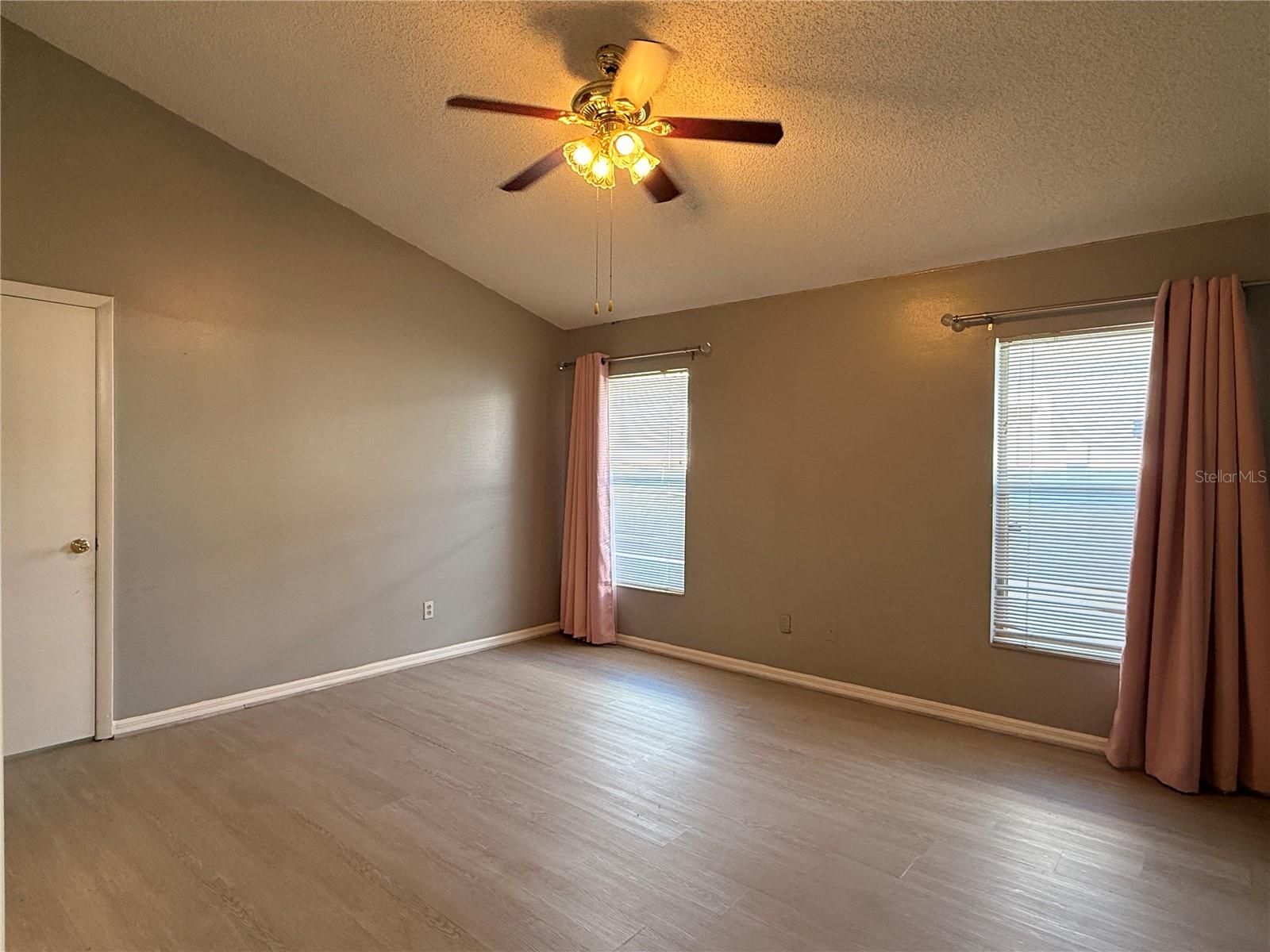 Image 17 of 31 For 4108 Oakberry Drive