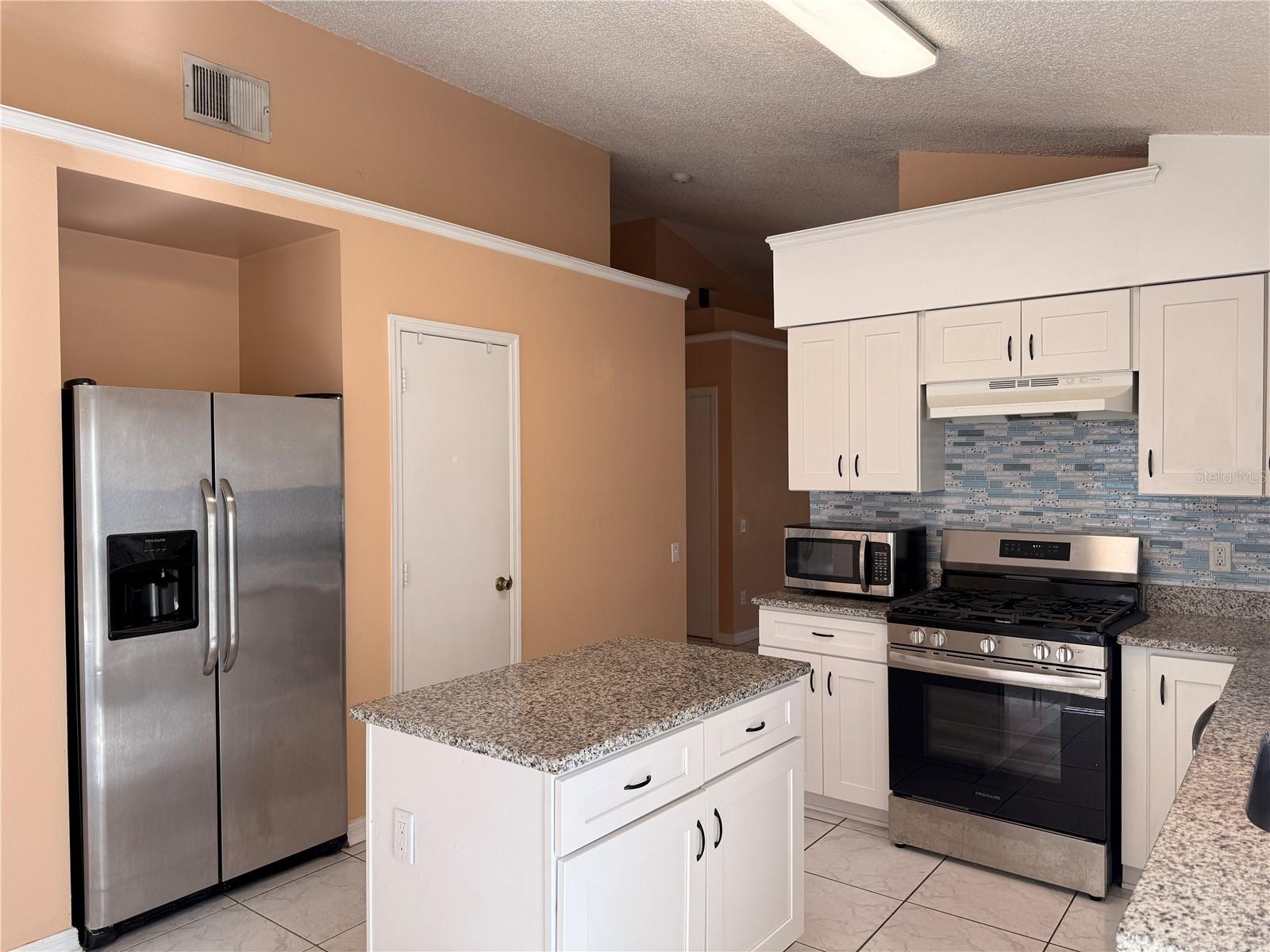 Image 2 of 31 For 4108 Oakberry Drive