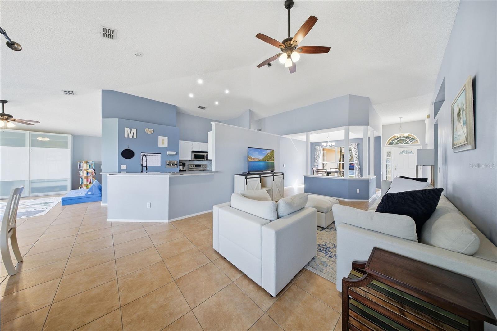 Image 6 of 32 For 1116 Parker Canal Court