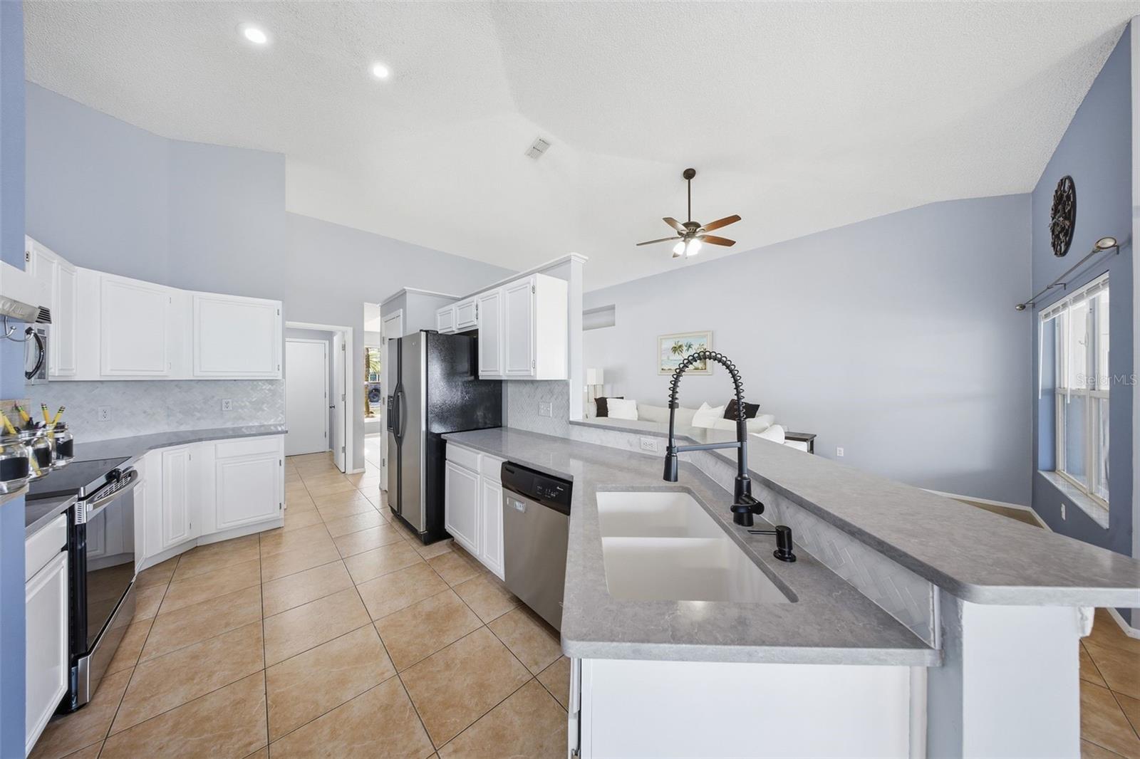 Image 7 of 32 For 1116 Parker Canal Court