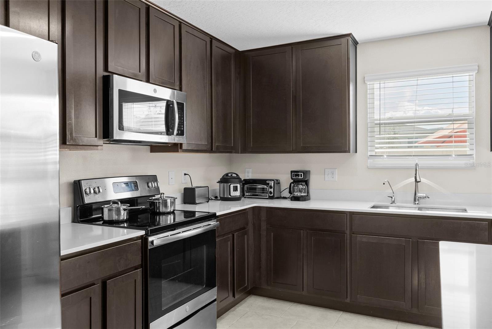 Image 28 of 48 For 740 Simone Court