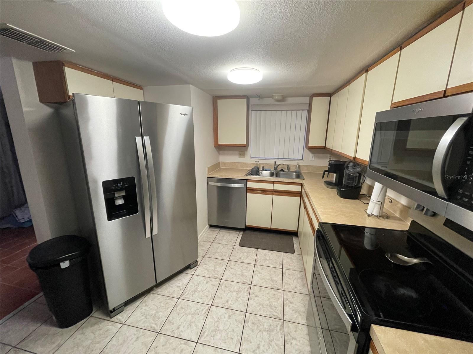 Image 2 of 19 For 1162 Carmel Circle 100