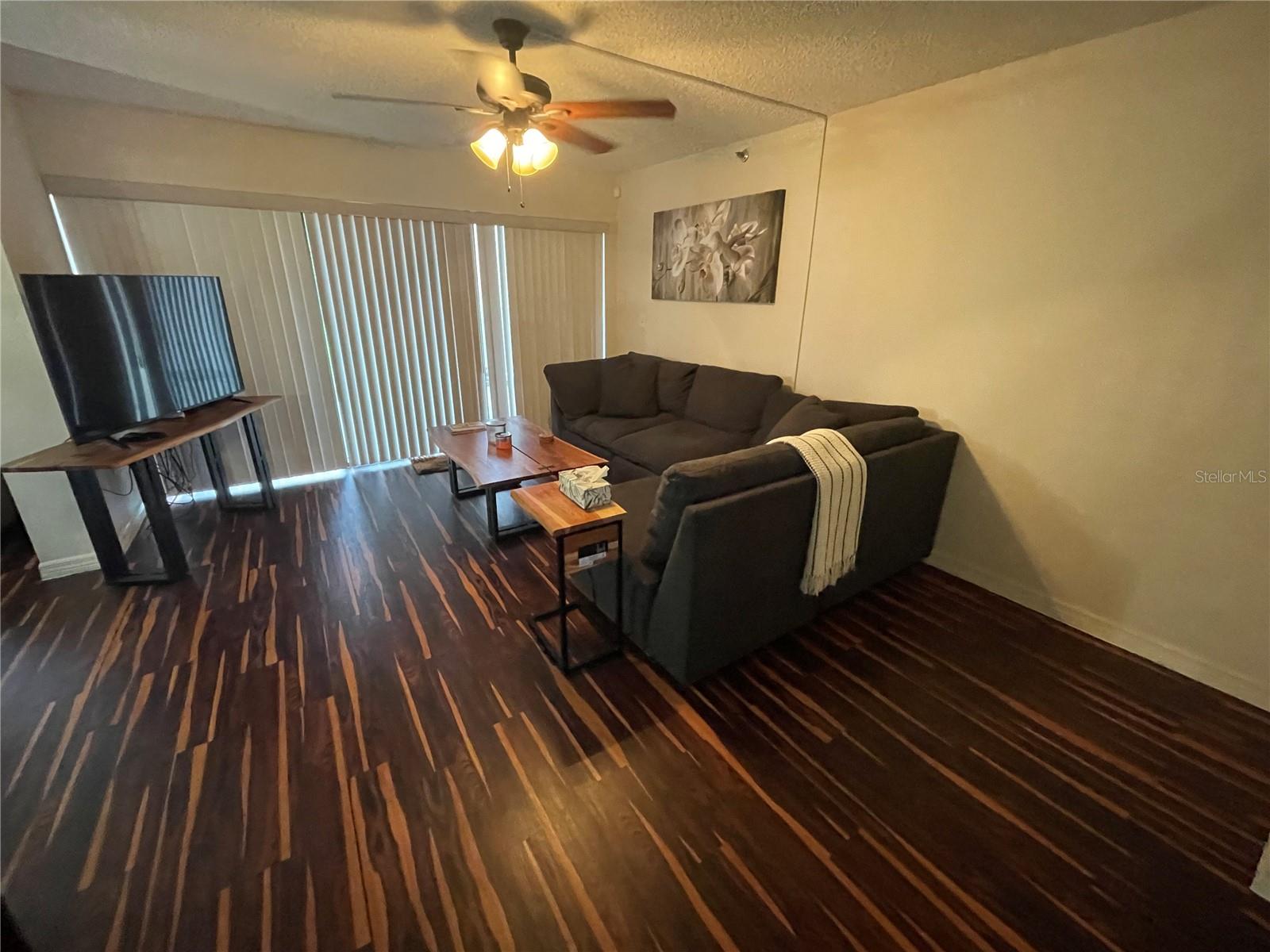 Image 4 of 19 For 1162 Carmel Circle 100