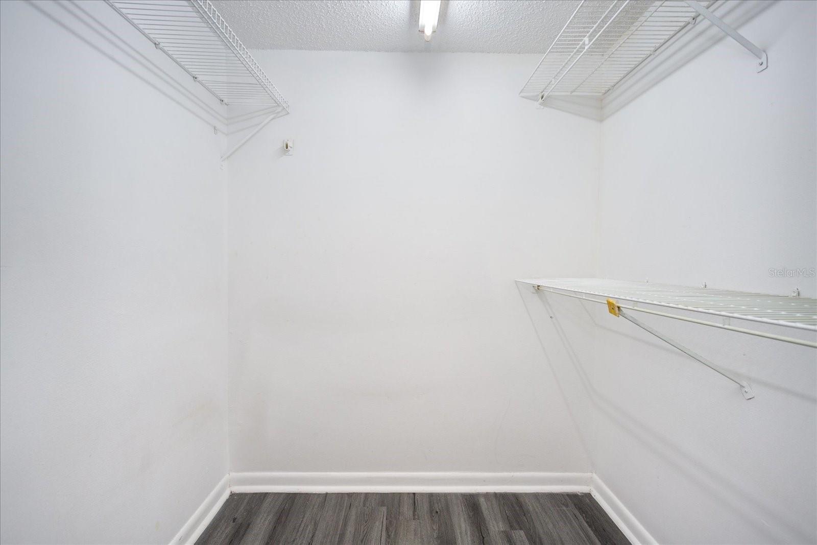 Image 16 of 20 For 5013 Vineland Road 108