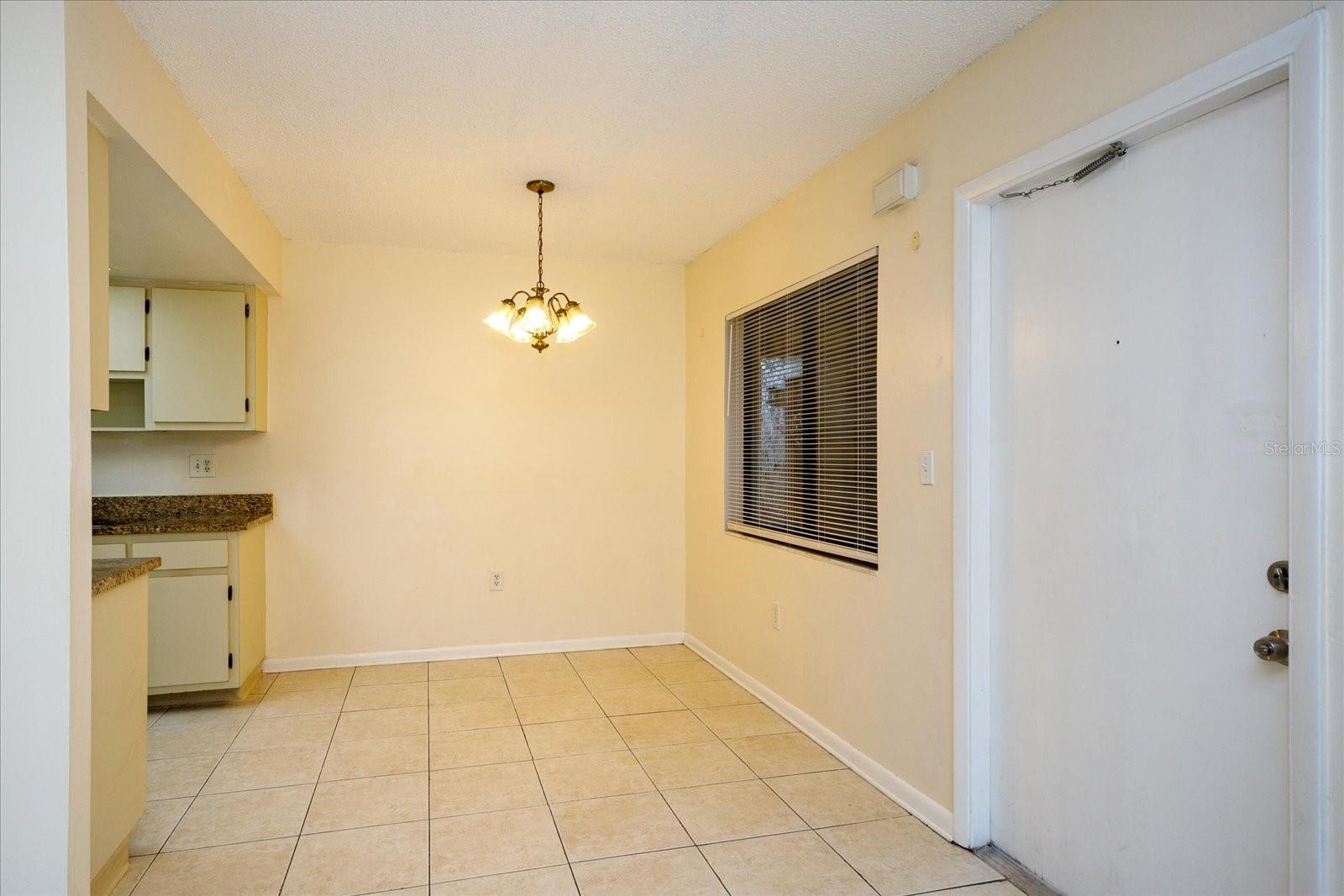 Image 3 of 20 For 5013 Vineland Road 108