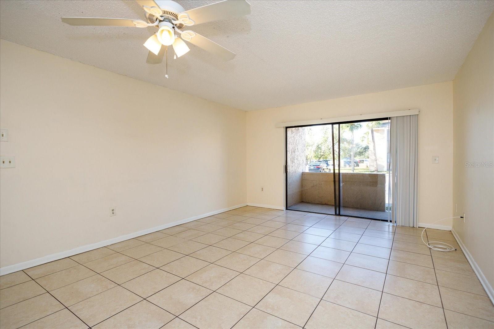 Image 5 of 20 For 5013 Vineland Road 108