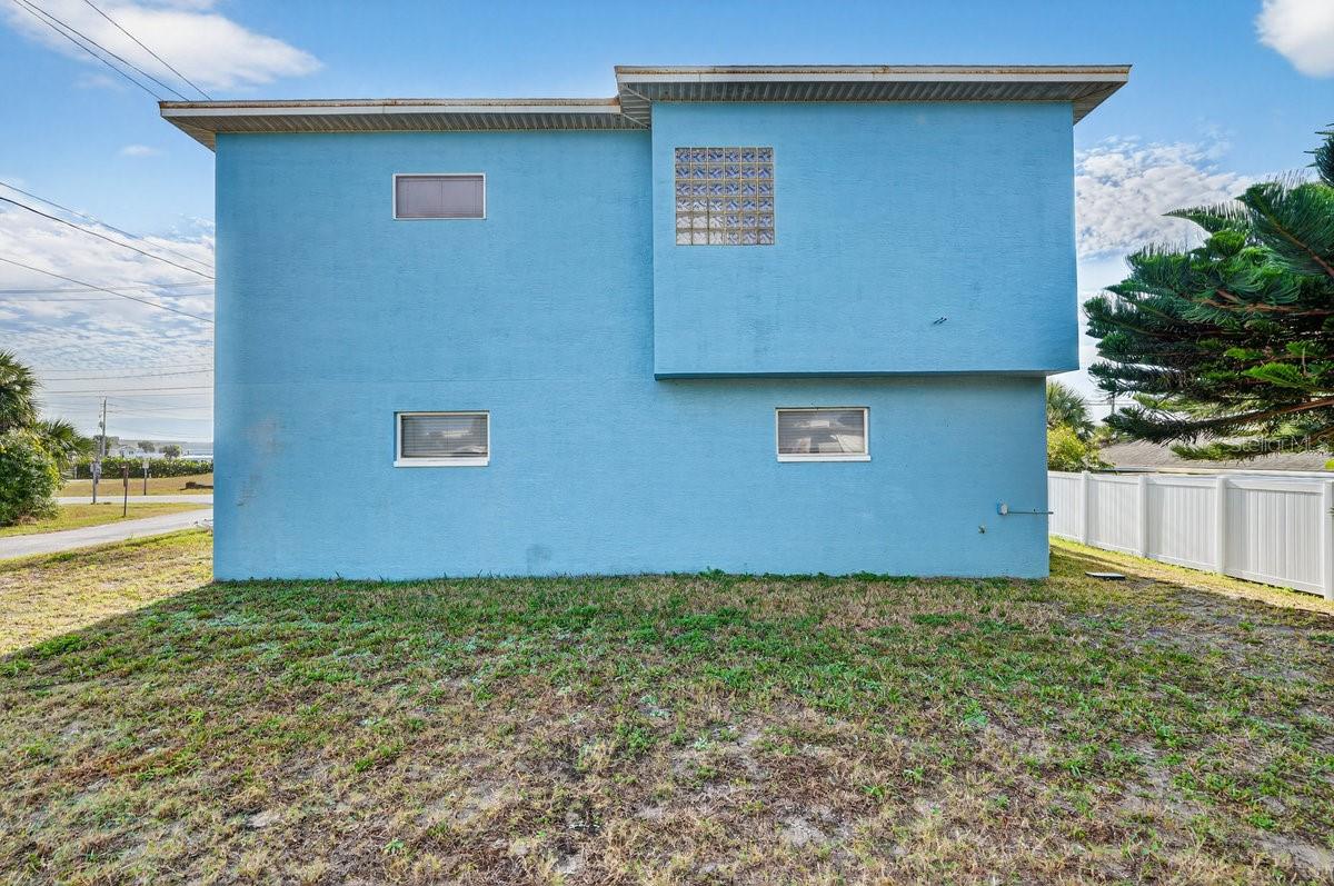 Image 23 of 66 For 4276 Oriole Avenue