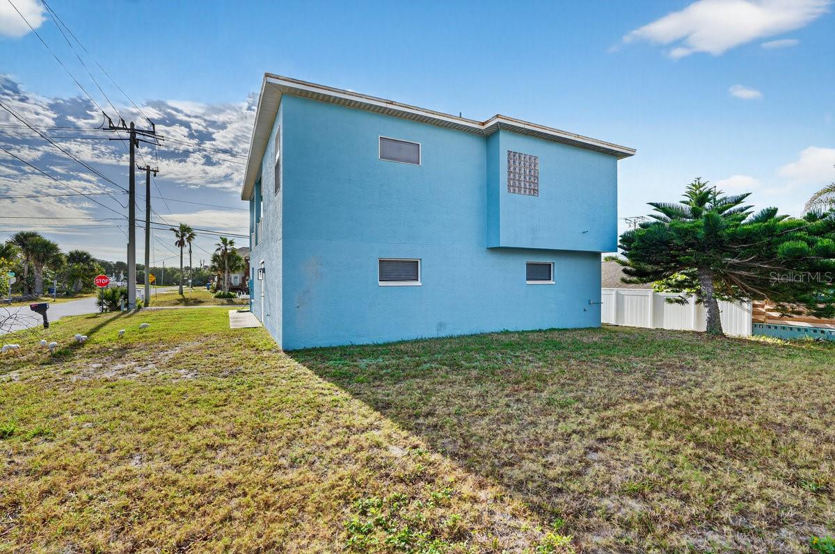 Image 24 of 66 For 4276 Oriole Avenue