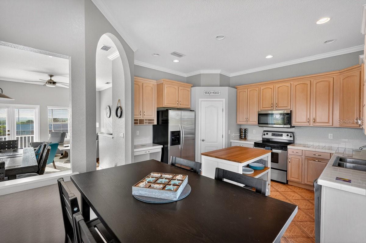 Image 35 of 66 For 4276 Oriole Avenue